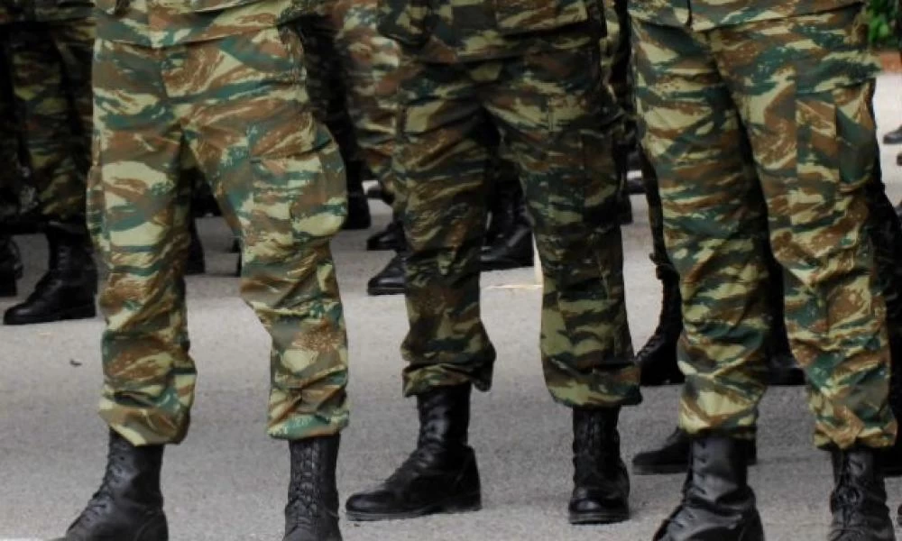 Κορoνοϊός: Συναγερμός στις Ενοπλες Δυνάμεις: 150 κρούσματα στη ΣΜΥ